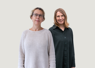 Heli Saarikoski (vas.) ja Suvi Huttunen