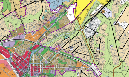 Yleiskaavat tarjotaan WMS-palveluna (rasterikuva) ja hakemistokartta WFS-palveluna. Hakemistokartta kuvaa yleiskaavatilannetta ja sisältää keskeiset ominaisuustiedot kaavoista. Siihen on linkitetty myös kaavamerkinnät ja -määräykset pdf-tiedostoina. 