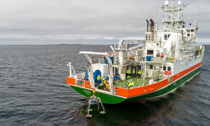 Syken tutkimusalus Aranda seurantamatkalla keväällä 2024.